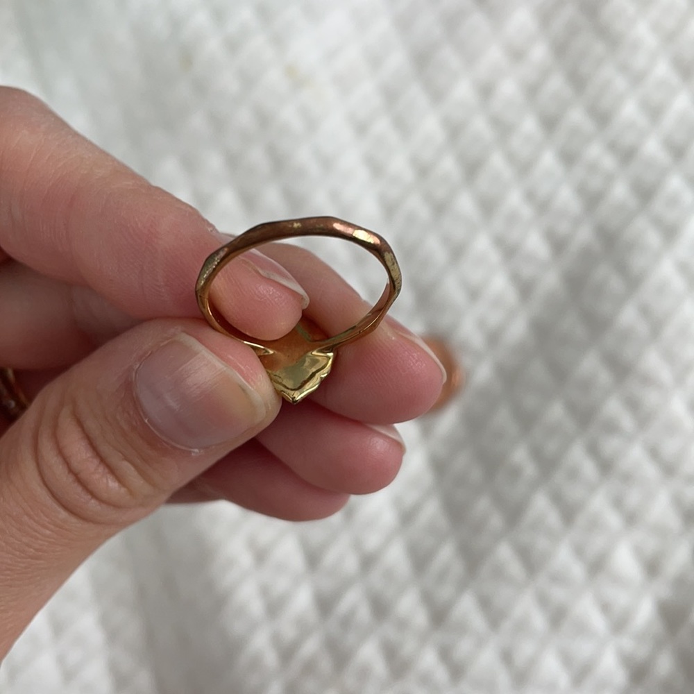 Gold statement ring - Picture 3 of 3